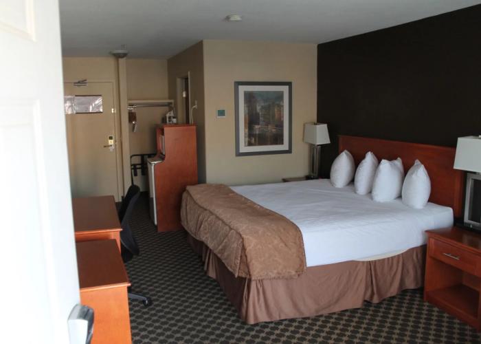 Best Western Strathmore Inn