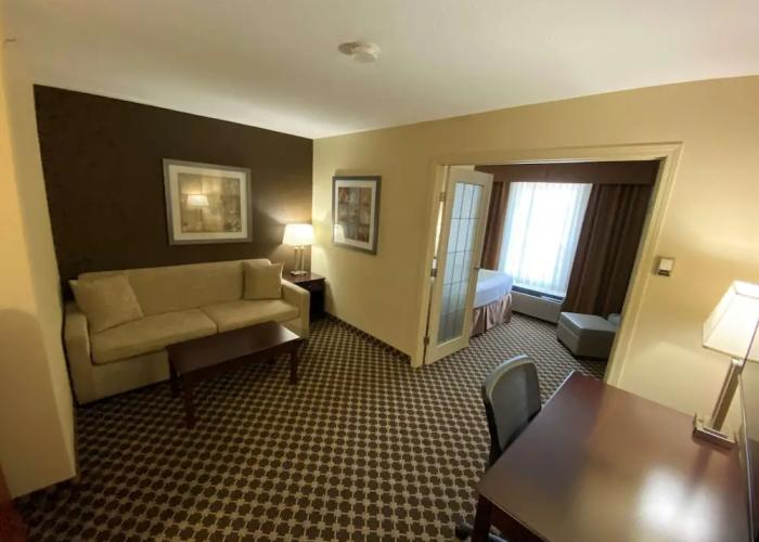 Best Western Strathmore Inn