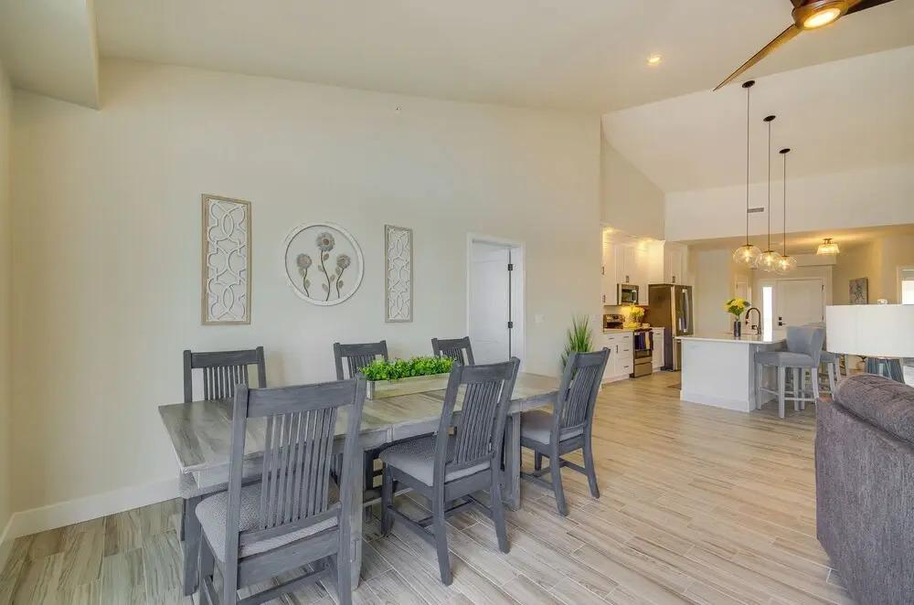 Lake Views & Pool Access: Ozarks Condo!