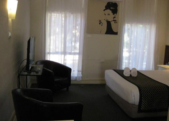 Rose City Motor Inn