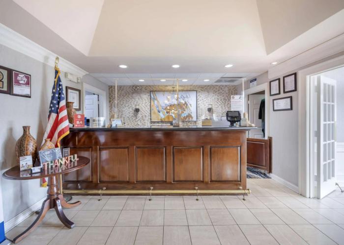 Best Western Spring Hill Inn & Suites