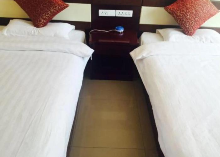 Xunyi cinema business hotel