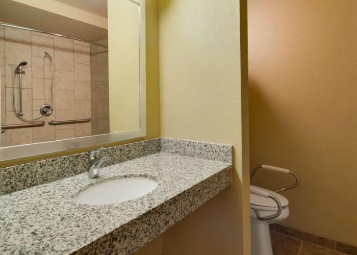 Best Western West Hills Inn