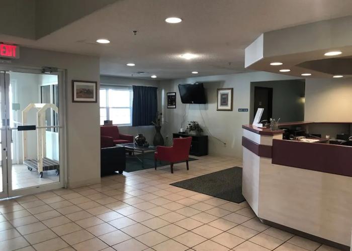 Chadron Inn & Suites
