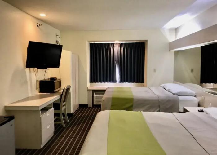 Chadron Inn & Suites