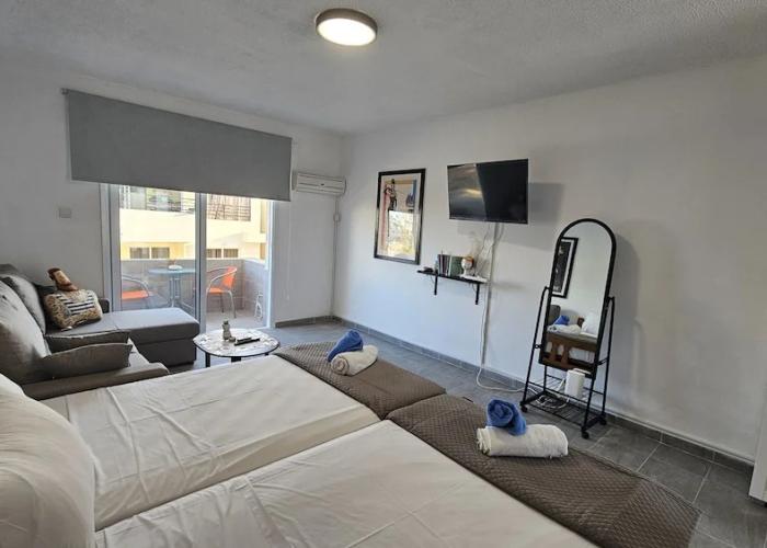 137 AN - Stay ZEA Studio