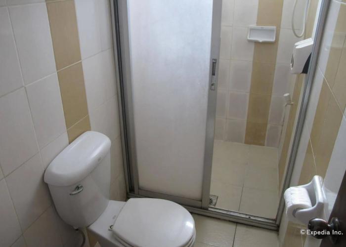Reddoorz near Landers Superstore Cebu City