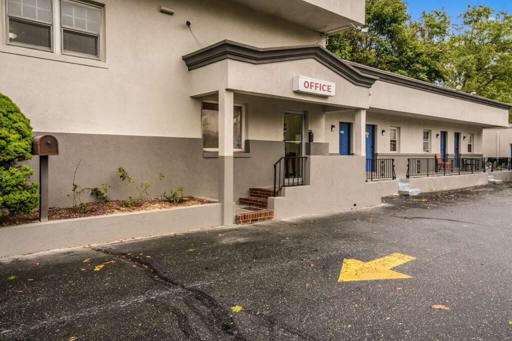 Motel 6 Tinton Falls