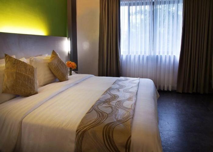 Pillows Hotel