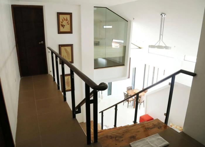 Travelbee Business Inn