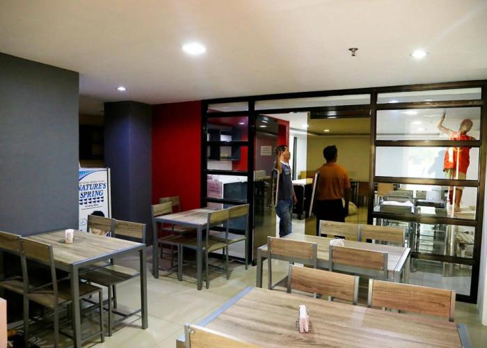 Travelbee Business Inn