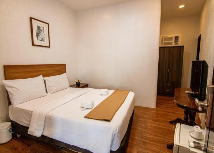 Kiwi Hotel
