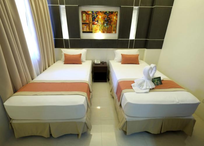 Southpole Central Hotel