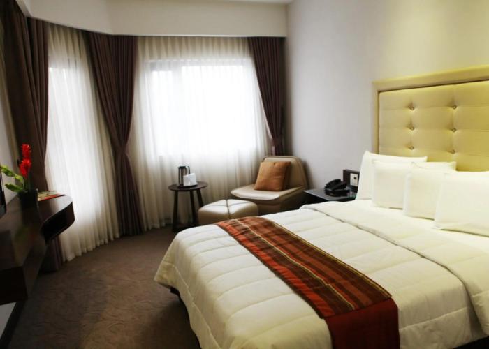 Castle Peak Hotel