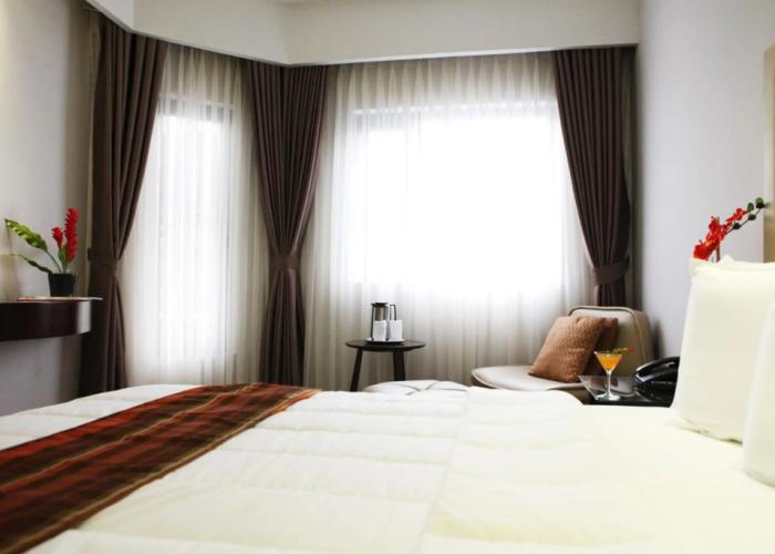 Castle Peak Hotel