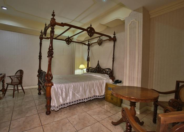 Crown Regency Residences Cebu Hotel