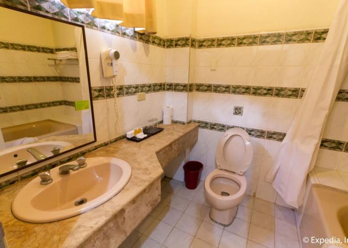 Crown Regency Residences Cebu Hotel