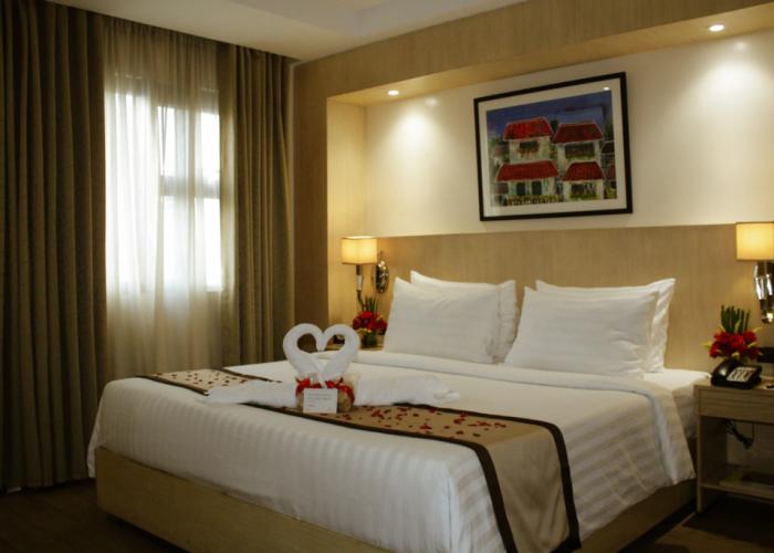 Golden Prince Hotel and Suites