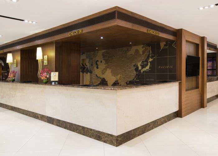 Golden Prince Hotel and Suites