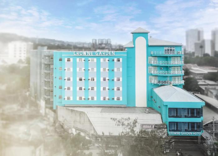 Crowne Garden Hotel