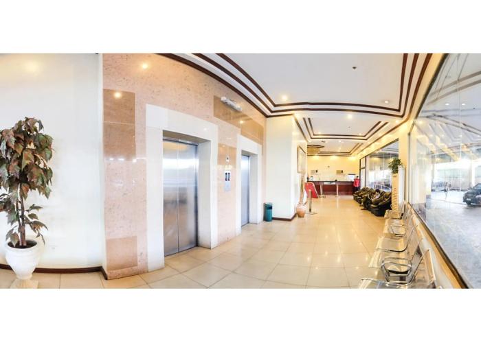 Crowne Garden Hotel