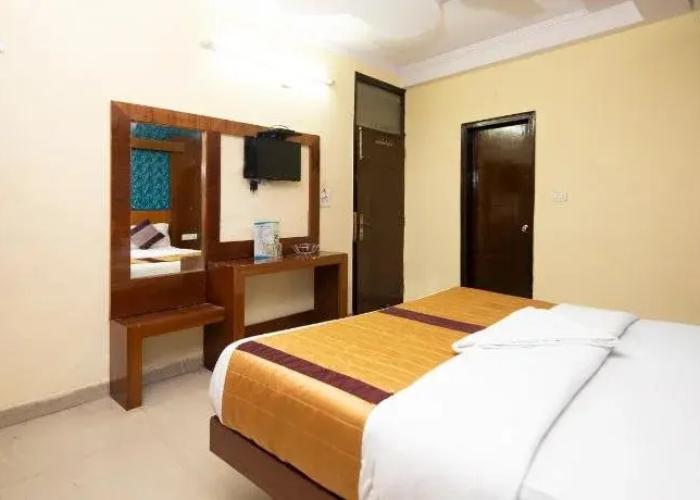 Hotel Darpan Palace
