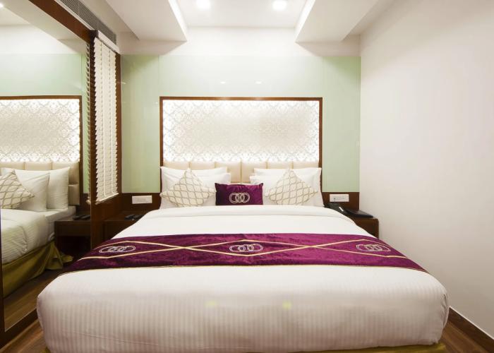 Hotel Swaran Palace