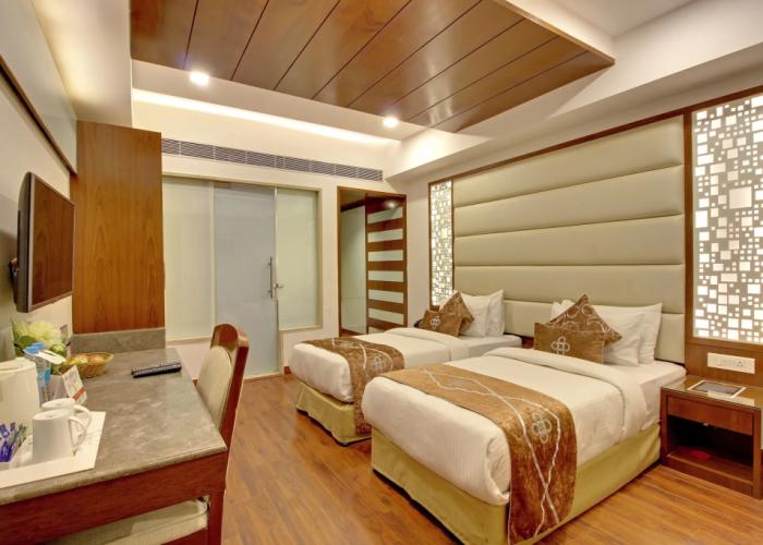 Hotel Swaran Palace