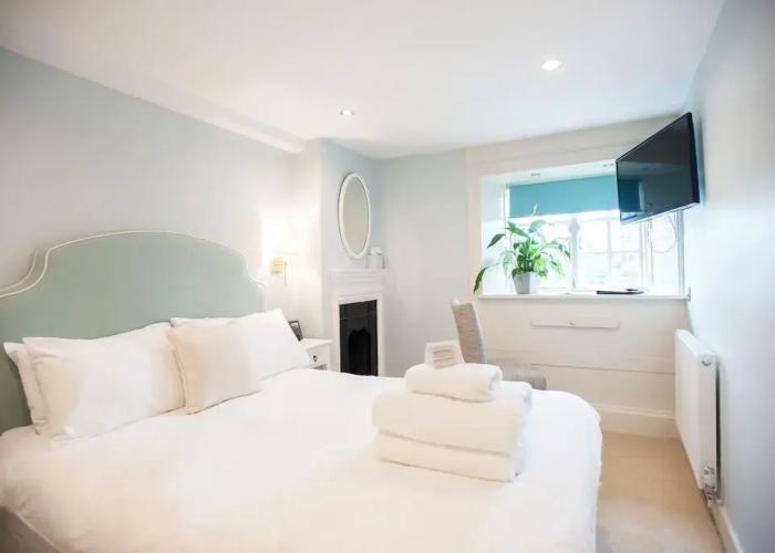 Findon Manor Hotel