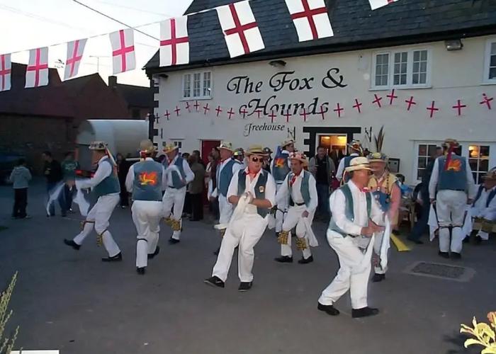The Fox and Hounds