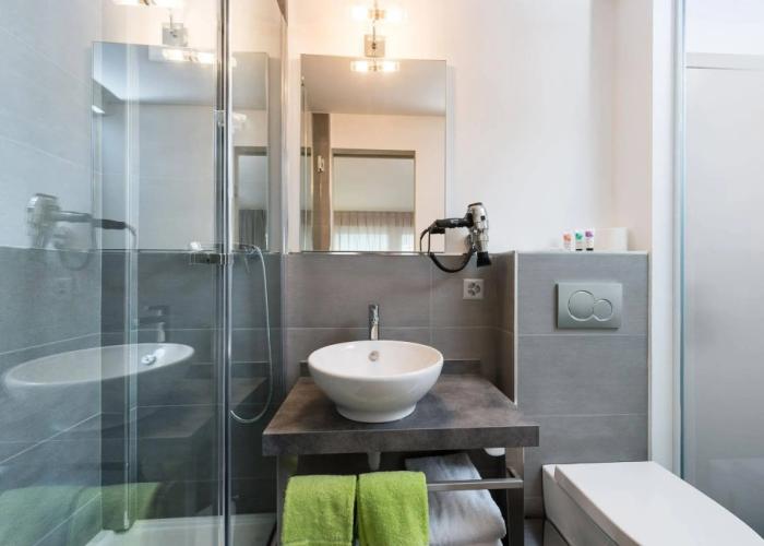 Adhhoc Hotel