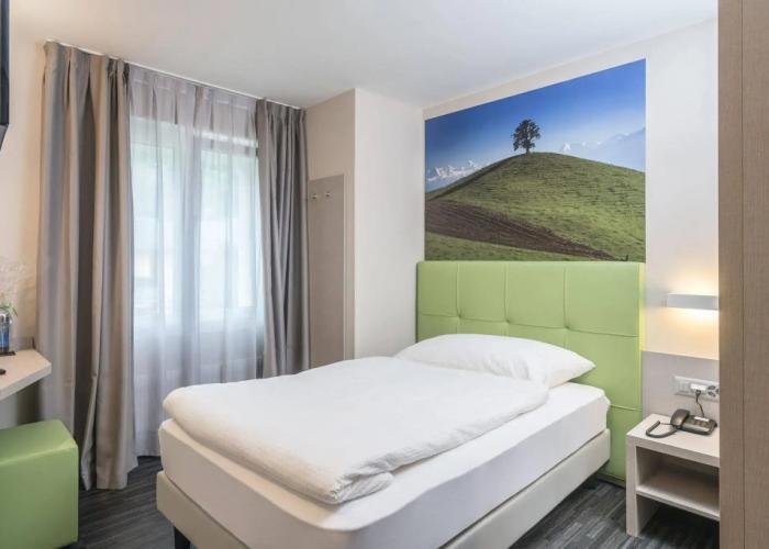 Adhhoc Hotel