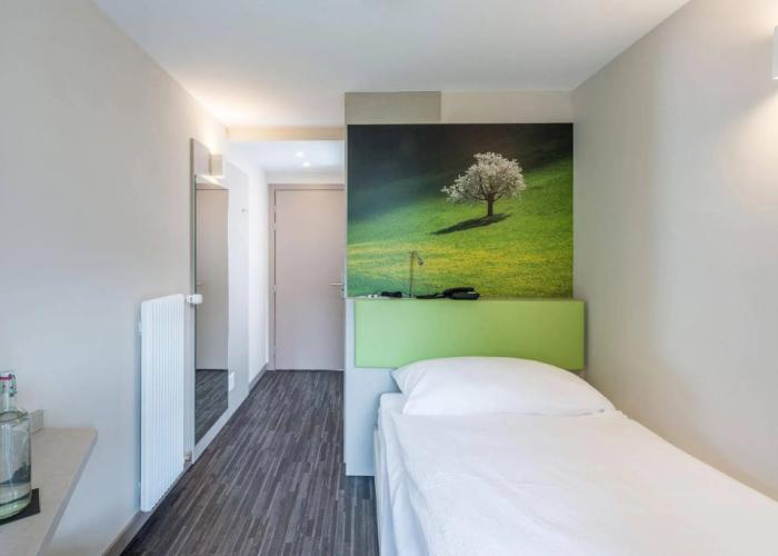 Adhhoc Hotel