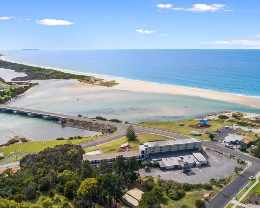 фото Scamander Beach Resort
