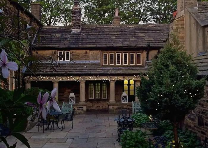 Holdsworth House