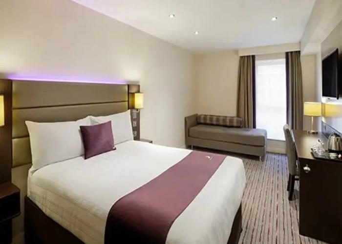 Premier Inn Halifax South