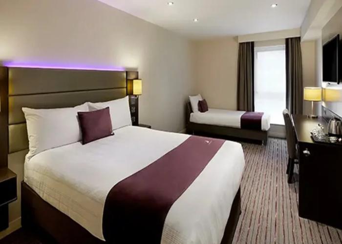 Premier Inn Halifax South