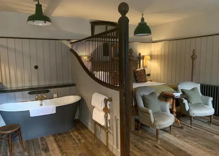 THE PIG at Combe - Devon