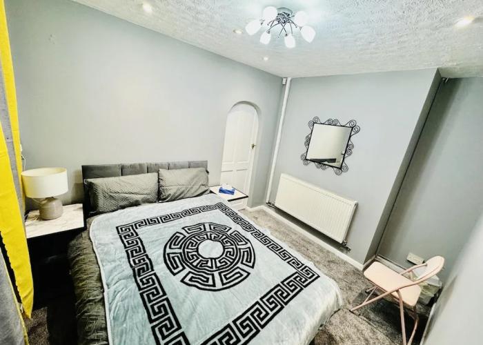 4 Bedrooms Full House Stourbridge Birmingham