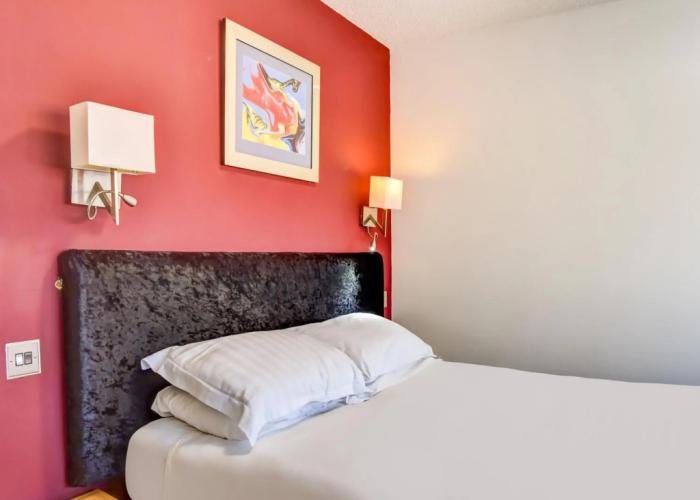 The Hotel Rafiya, Redditch