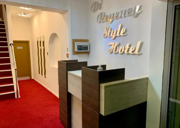 De Regency Style Hotel