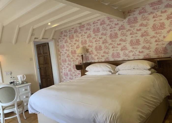 The Thatched Cottage Inn