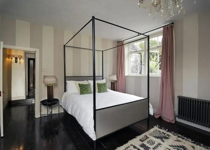 Beautiful 5bedroom house sleeps13 hottub