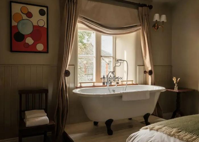 The Manor House Inn