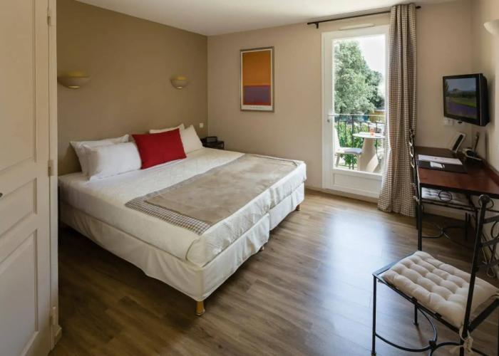 Logis Hôtel La Bastide de Grignan & Restaurant La Chênaie