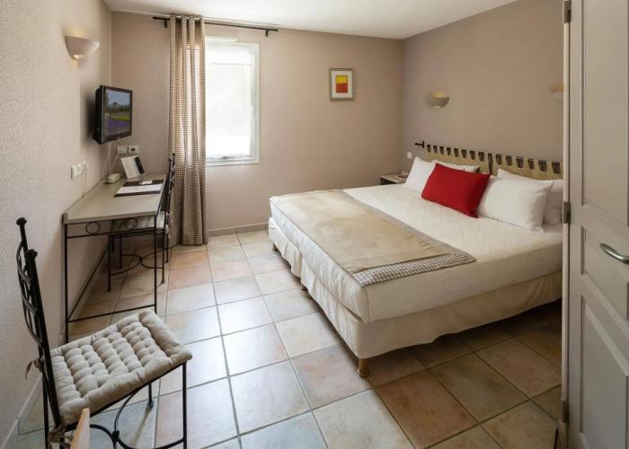 Logis Hôtel La Bastide de Grignan & Restaurant La Chênaie