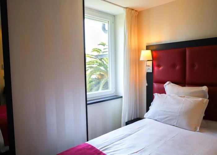 Logis Hôtel Saint-Guirec et de la Plage
