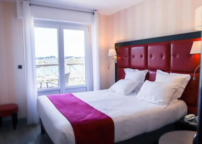 Logis Hôtel Saint-Guirec et de la Plage
