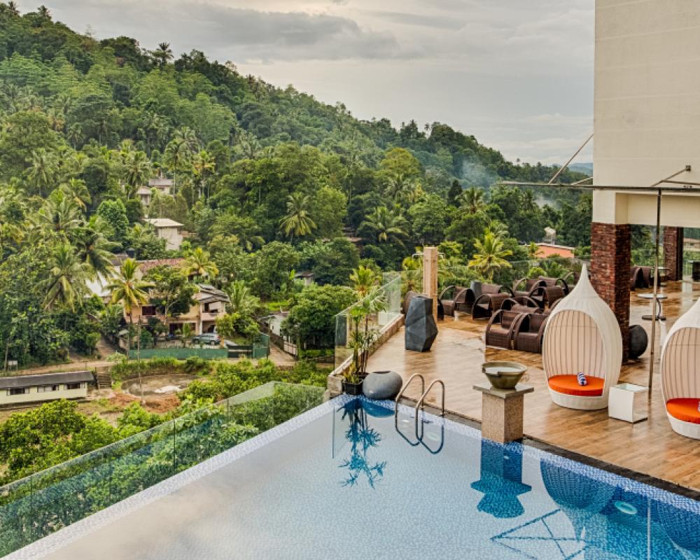 The Golden Crown Hotel