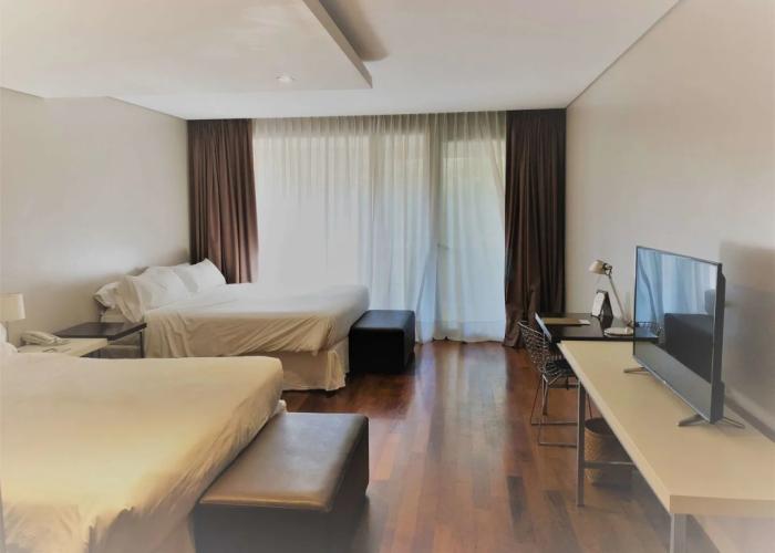 San Isidro Plaza Hotel